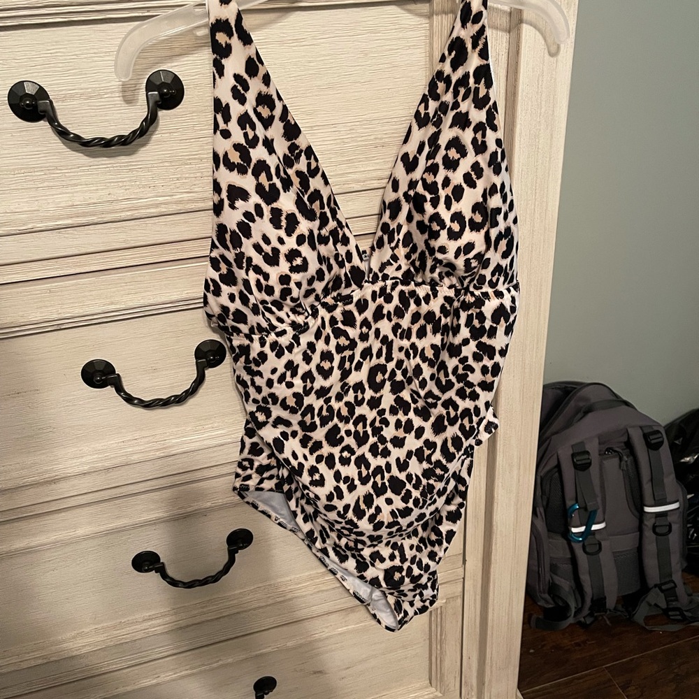 One piece swim suit